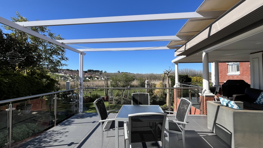3 Bedroom Property for Sale in Van Riebeeckshof Western Cape